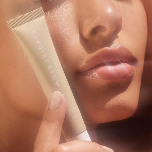 Summer Fridays Lip Butter Balm - Conditioning Lip Mask and Lip Balm for Instant Moisture, Shine and Hydration - Sheer-Tinted, Soothing Lip Care - Vanilla (.5 Oz) - Image 9