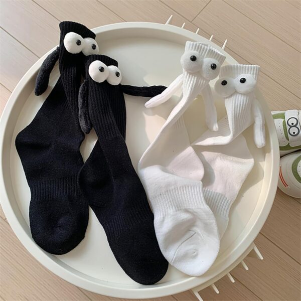 2 Pairs Magnetic Holding Hands Socks - Funny Gifts for Women & Men, Teens, Couples, Friends - Image 5