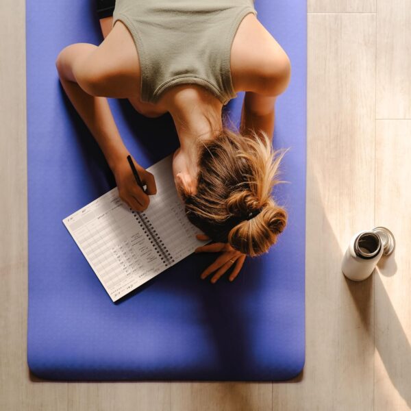 The Ultimate Fitness Journal for Tracking and Crushing Your Gym Goals - Detailed Workout Planner & Log Book For Men and Women - Great Gym Accessories With Calendar, Nutrition & Progress Tracker - Image 9