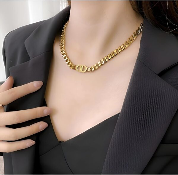 Classic silvery Letter Necklace – Stylish Cuban Chain Choker – Elegant Gift for Women & Teens - Image 3